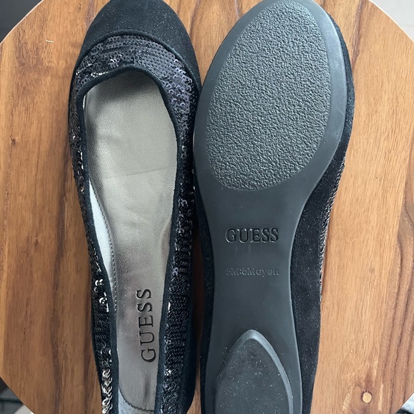 Brand new GUESS suede flats w details - Picture 2 of 2